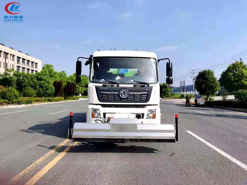 路面高壓沖洗養(yǎng)護(hù)車(chē)