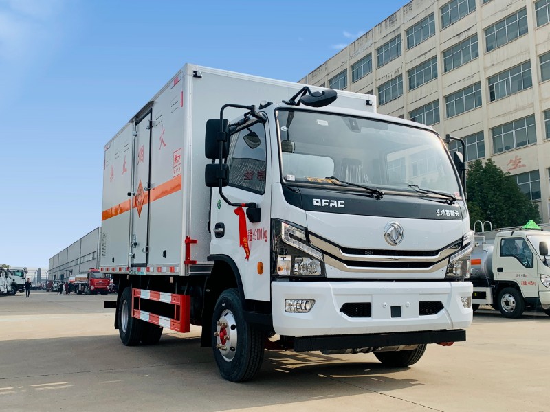 東風(fēng)多利卡4.2米爆破器材運(yùn)輸車(chē)
