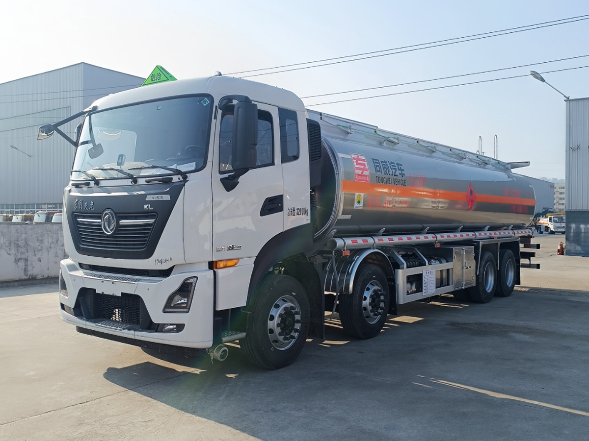 東風(fēng)天龍前四后八25噸鋁合金油罐車