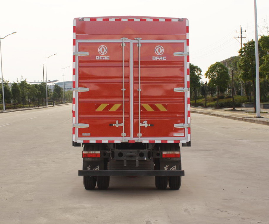 東風(fēng)牌倉柵式運輸車
